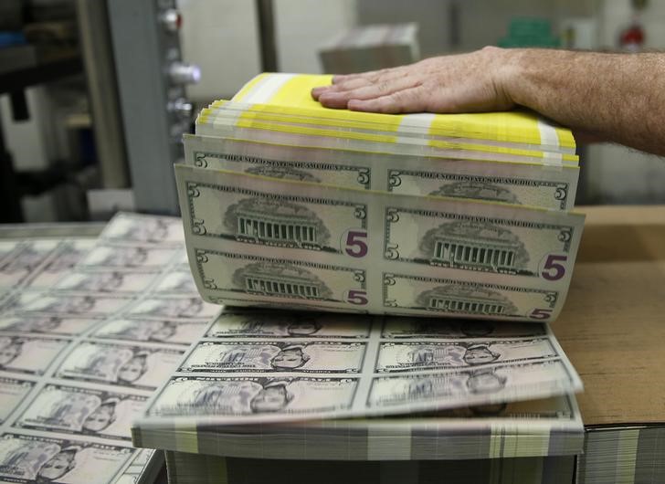 Al iniciar el año el monto de las reservas internacionales era de 193 mil 88 millones de dólares.
