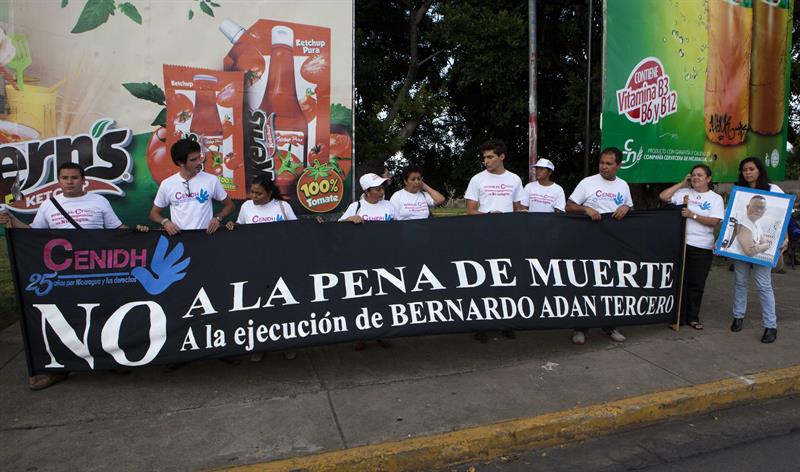 Activistas de derechos humanos se manifiestan a favor de que se suspenda la ejecución de Bernardo Abán Tercero, en Managua