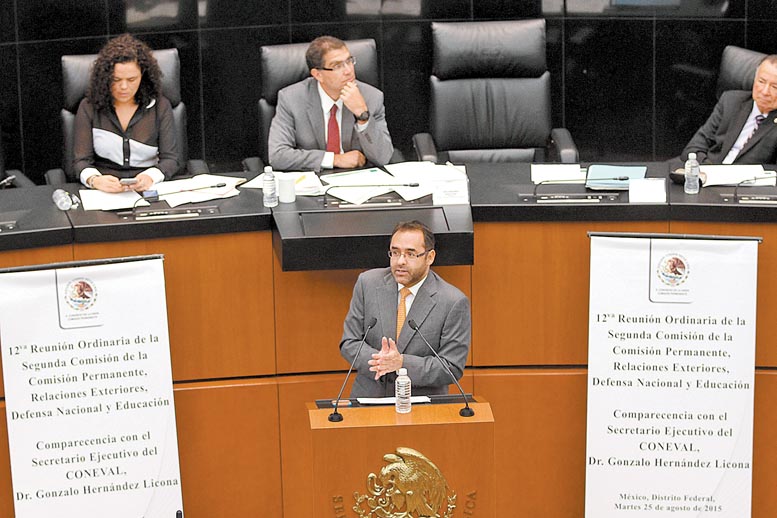 Compareció ante la Comisión Permanente del Congreso de la Unión.