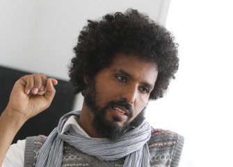 El eritreo Zerai Kiron Abraham, en el Social Impact Lab de Frankfurt am Main, en el oeste de Alemania