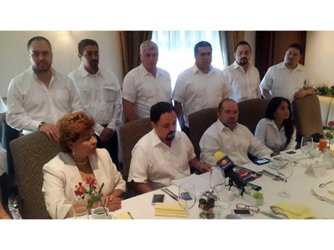 Integrantes de la asociación 'México Libre y Bronco'. 