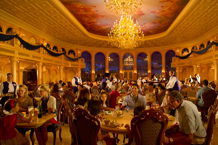 El restaurante Be Our Guest se encuentra en el parque Magic Kingdom en Florida, Estados Unidos. 