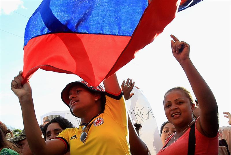Unos cien colombianos, la mayoría deportados de Venezuela, marcharon en Cúcuta pidiendo que les dejen reunirse con sus familias 