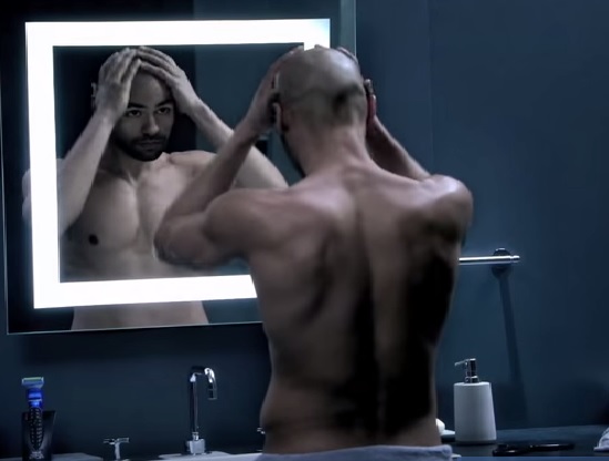 El afeitado corporal es una tendencia que está incrementando entre los hombres.