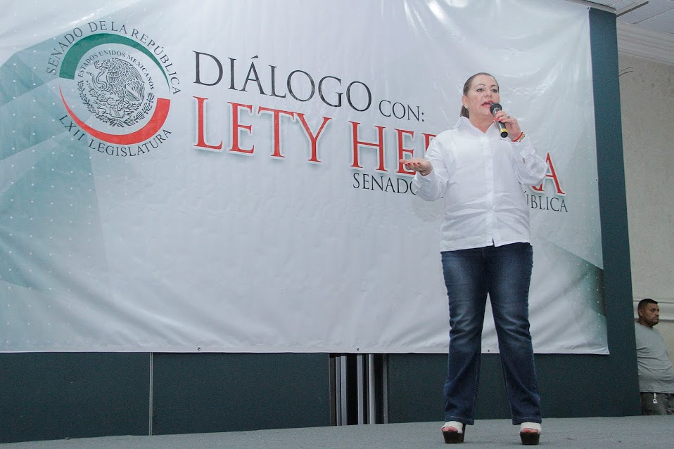 Al evento denominado "Diálogos con Lety Herrera Senadora de la República", acudieron alrededor de dos mil 500 personas de diferentes sectores.