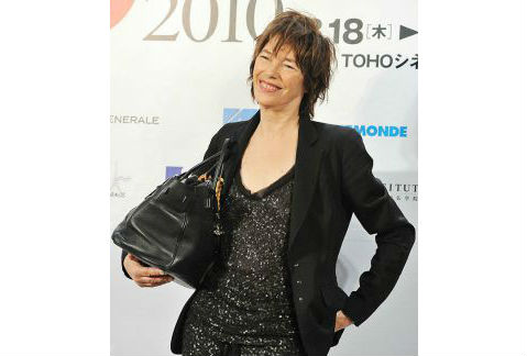 La cantante británica pidió a Hermès retirar su nombre de la bolsa más famosa de la casa de modas francesa. 