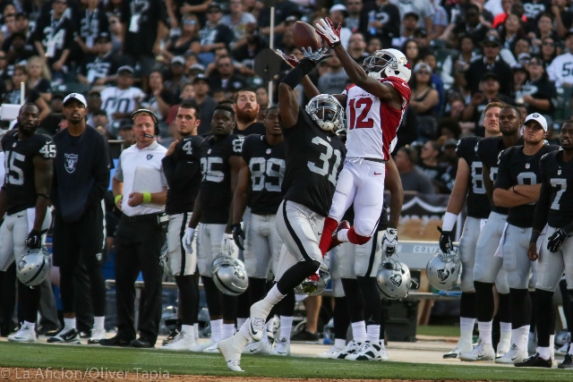 Cardenales y Raiders se midieron en Oakland