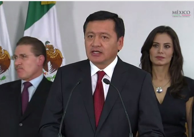 El secretario de Gobernación, Miguel Ángel Osorio Chong, durante la entrega del Tercer informe de Gobierno de Peña Nieto.