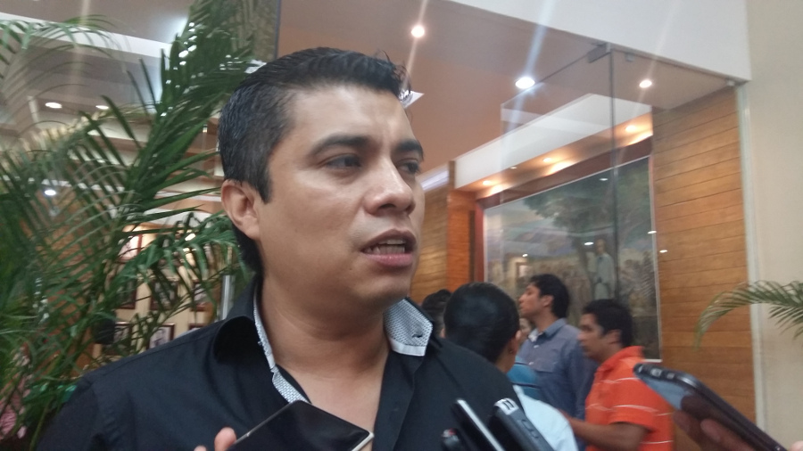 Alfonso Damián Peralta, titular de la AGE.