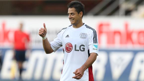 Javier Hernández en su debut con el Bayer Leverkusen 