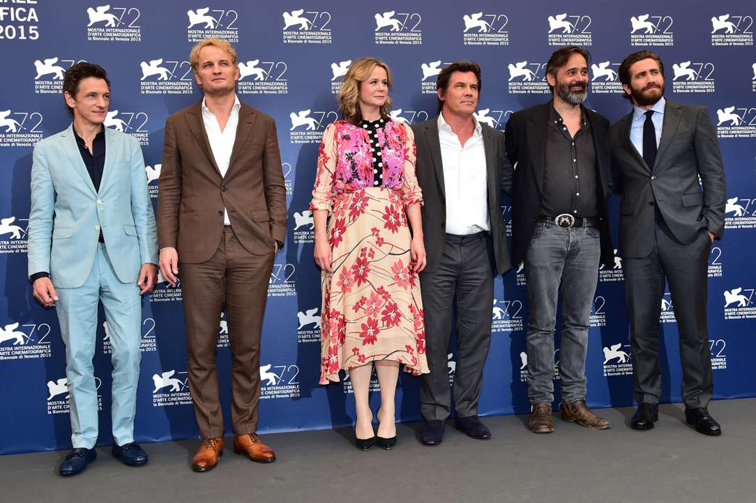John Hawkes, Jason Clarke, Emily Watson, Josh Brolin,  Baltasar Kormakur y Jake Gyllenhaal en la presentación del filme. 