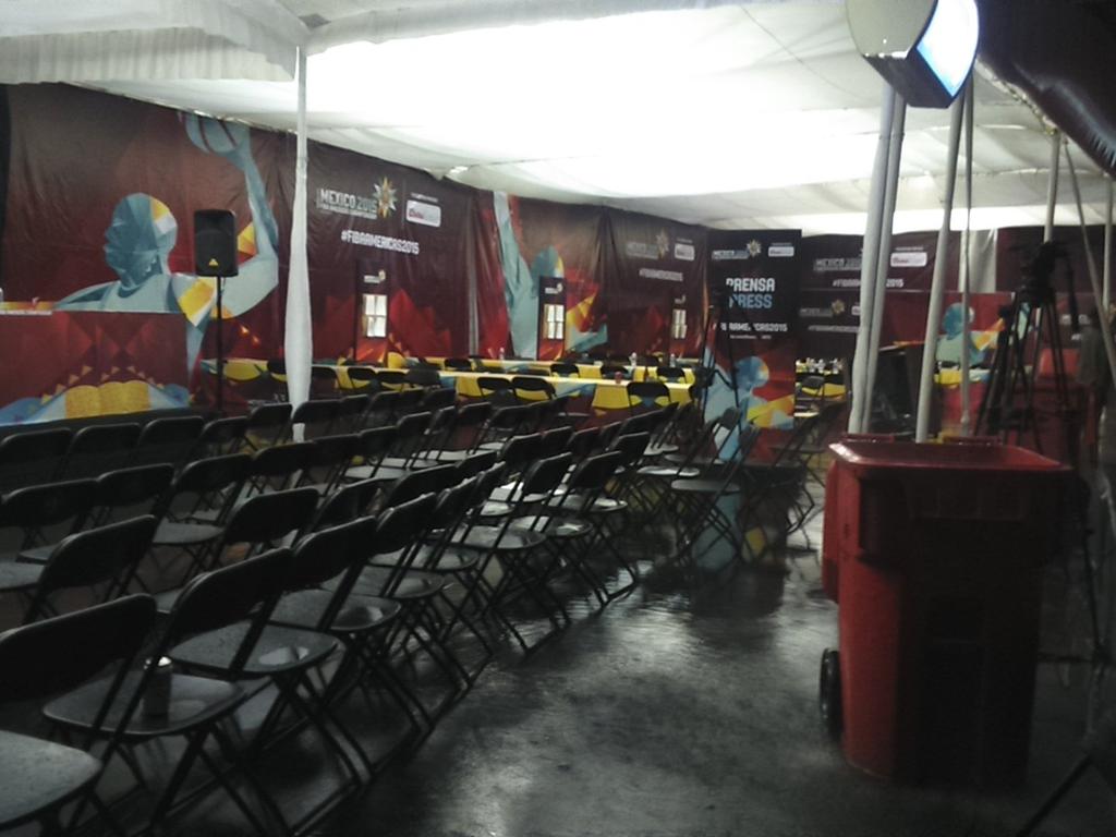 La zona de prensa del Palacio fue afectada por la lluvia 