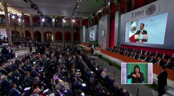 En el Tercer Informe de Gobierno, el Presidente de la República dijo: "¿Qué vamos a hacer como país ante los retos y dificultades que enfrenta México?
