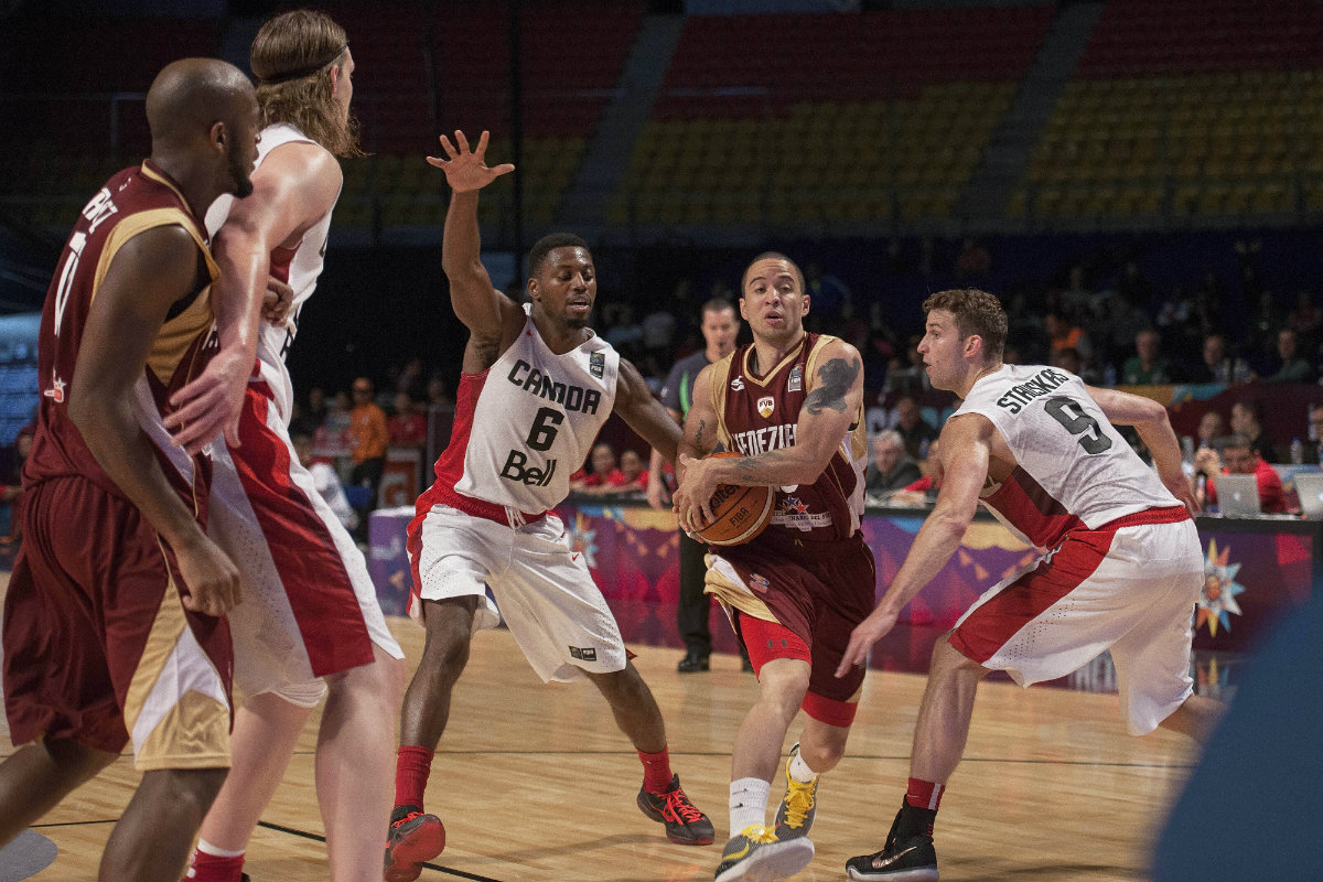 Canadá venció a Venezuela en el Palacio de los Deportes 