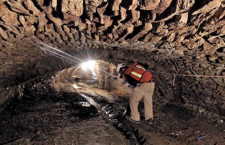 El palacio municipal requiere expertos y antropólogos para llevar a cabo la exploración de la zona.