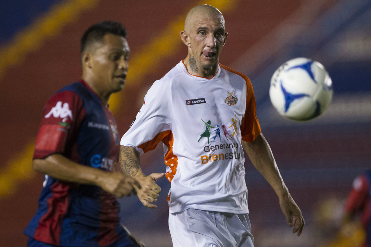 Rodrigo Follé, durante un partido del Ascenso MX 