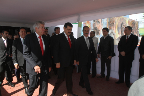 El gobernador hizo la entrega de su informe.