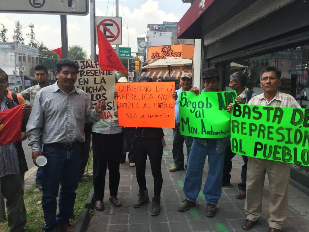 Los integrantes del movimiento Antorcha Campesina llegaron a avenida Bucareli alrededor de las 08.00 horas. 