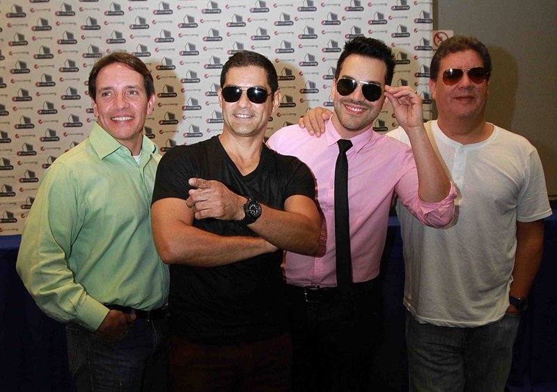 Menudo regresa a México para ofrecer una serie de conciertos. 
