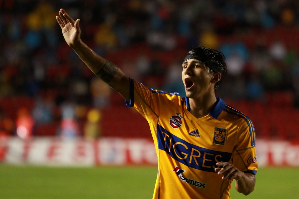 Alan Pulido debe reportar cuanto antes con Tigres 