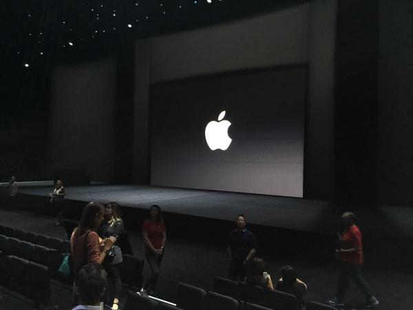 El evento de Apple se llevó a cabo en el Auditorio de la ciudad de San Francisco, California. 