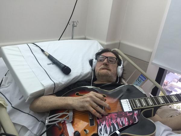 El cantante así rindió homenaje a Cerati. 