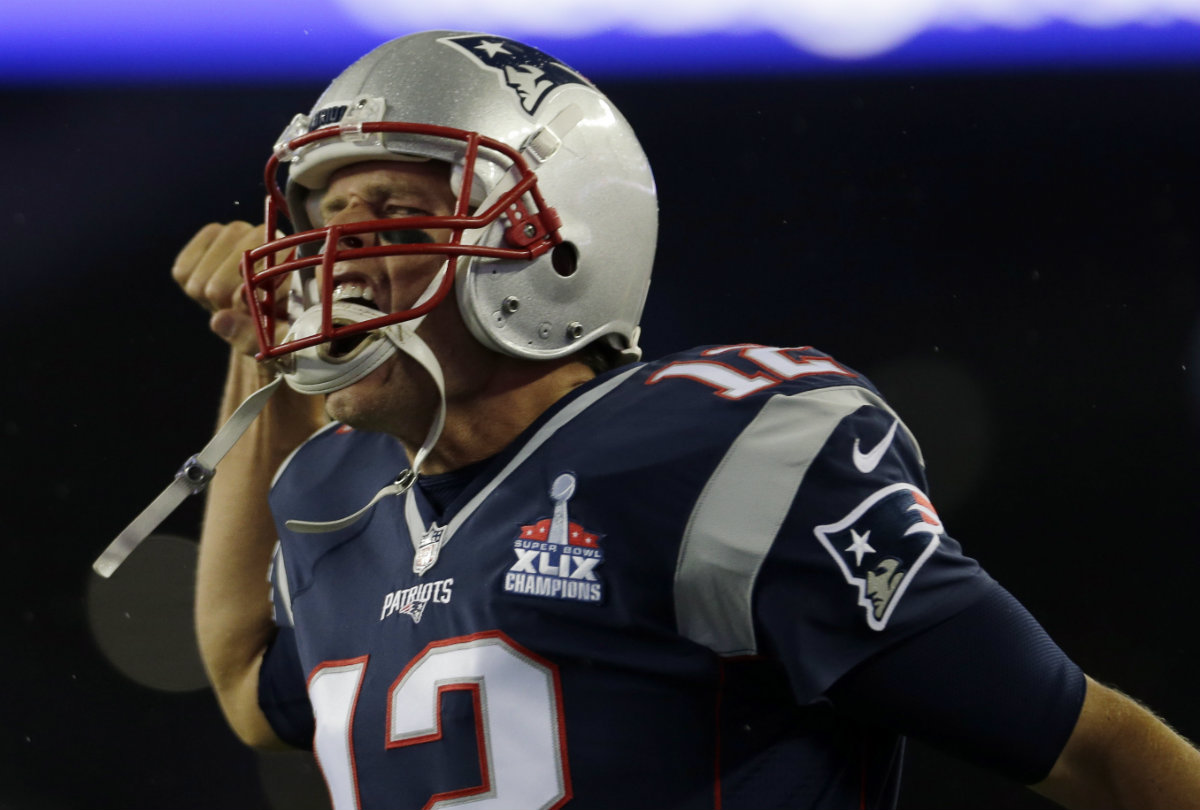 'Pats', el campeón, inició con victoria 