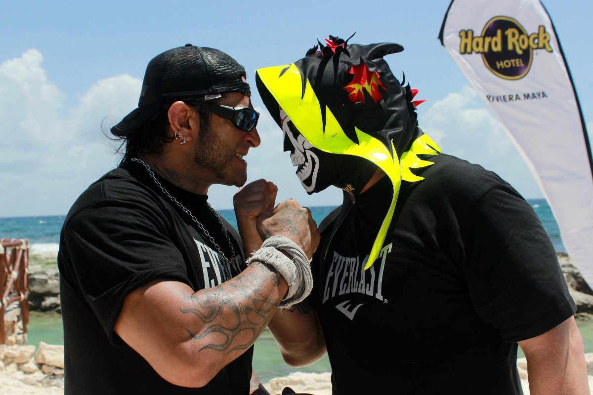 Cibernético y la Parka en el previo del  Ring and Rock StAAArs  