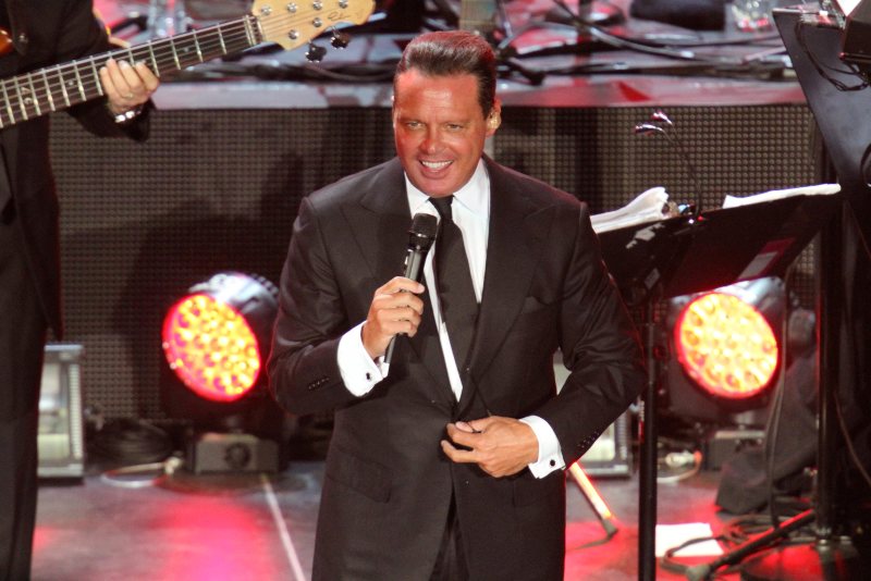 El cantante no llenó su concierto, en un lugar que ha sido su casa en estas fechas. 