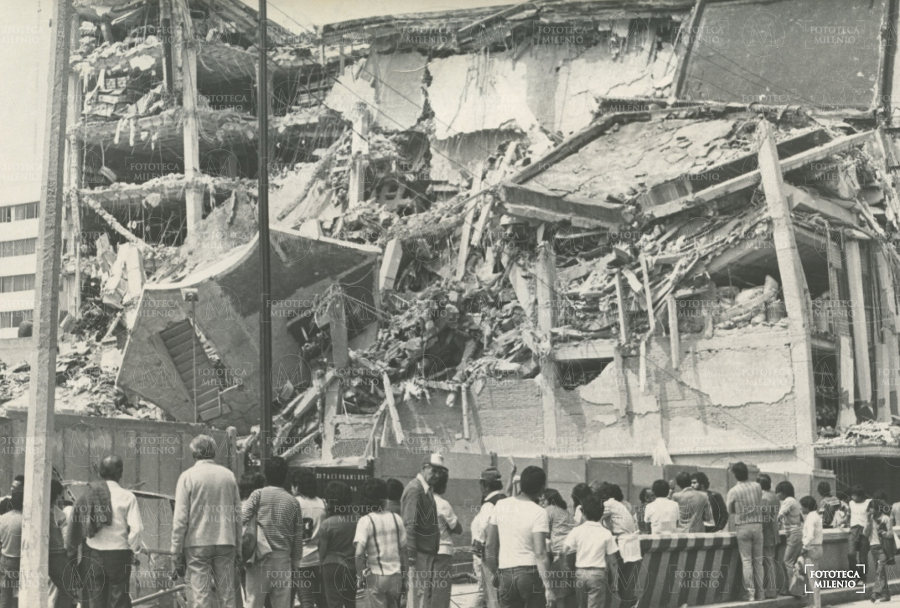 Un edificio colapsado en Artículo 123 y Eje Central, 19 septiembre de 1985.