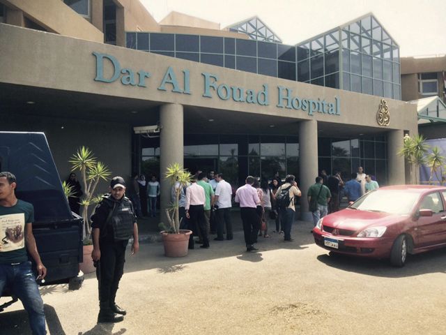 El hospital donde están internados los turistas atacados ayer en Egipto.