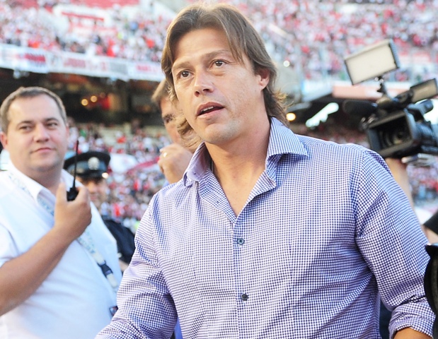 Un 'pelado' rojiblanco. El argentino Matías Almeyda es nuevo entrenador del Guadalajara