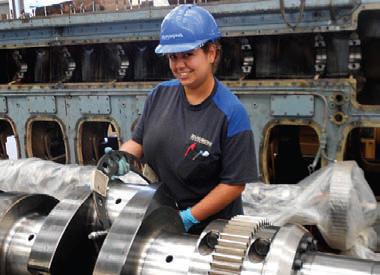 Las industrias prefieren a las mujeres por el cuidado del equipo.
