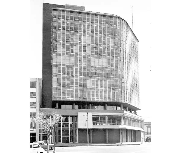 Compañía de seguros La Azteca.