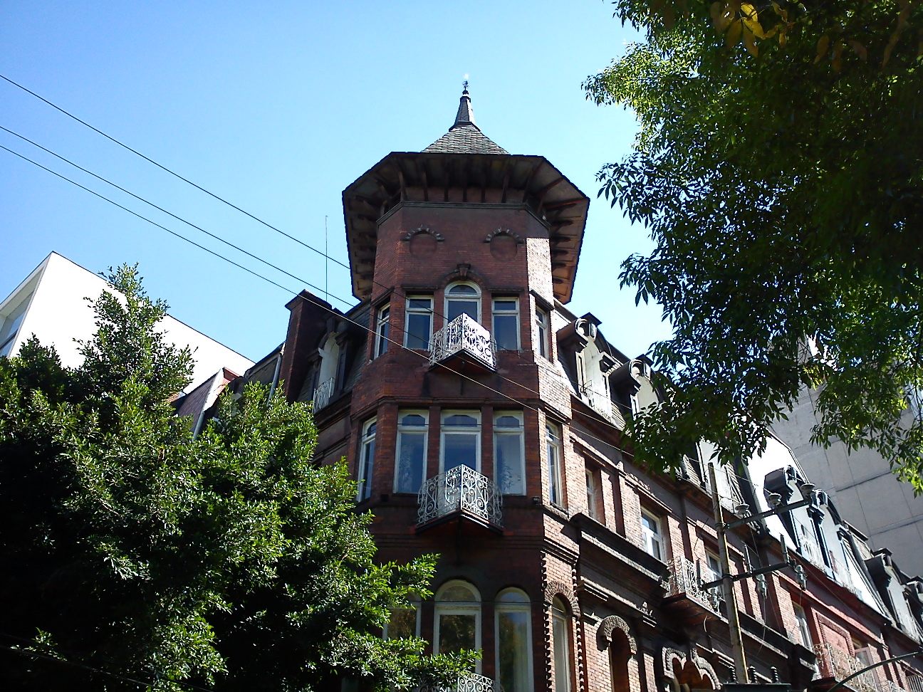 Edificio del Arq. R.A. Pigeon, Plaza Río de Janeiro en la colonia Roma