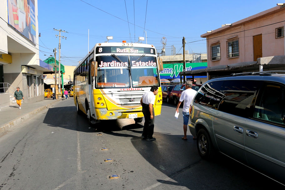 Ninguno de los conductores quizo aceptar la responsabilidad del accidente.