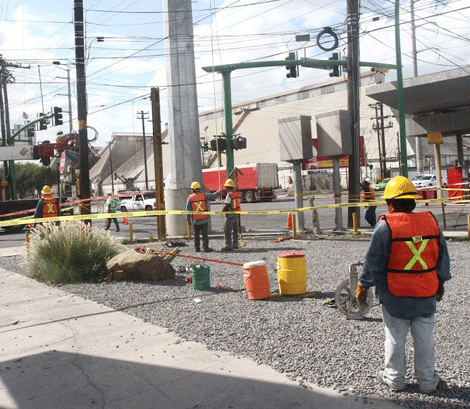 Los vecinos se quejan por la instalación de torres de alta tensión.