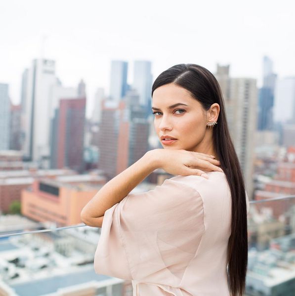 3. Adriana Lima. 9 millones. La brasileña de 34 años camina para Victoria's Secret desde el 2000. Tiene contratos con H&M, Marc Jacobs, Desigual, Mayb