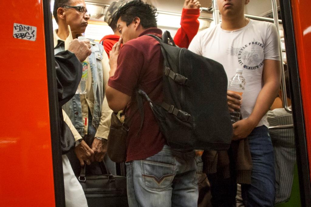 Tras el aumento en la tarifa del Metro de 3 a 5 pesos, se dijo que los vagoneros iban a ser retirados de todas las líneas ya que representan un malest