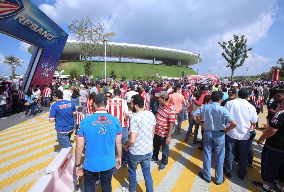 En el debut de Almeyda Chivas vence a Querétaro