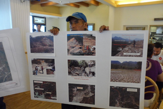 Más de diez mil habitantes y autoridades ejidales y comunales de la comunidad El Rincón de la Vía, denunciaron que hay contaminación en el manantial. 