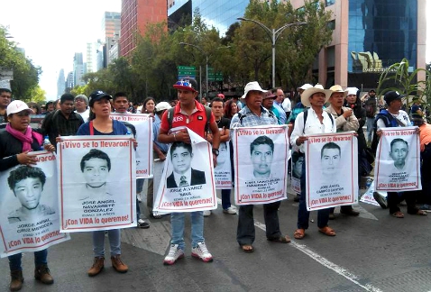 Familiares de los 43 normalistas de Ayotzinapa desaparecidos y seguidores de su movimiento tendrán todas las facilidades en el DF para una huelga de h
