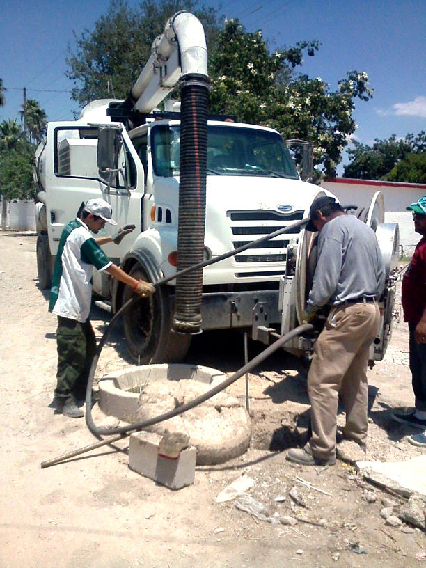 El Sapal continúa labores de forma manual.