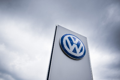 Las acciones de Volkswagen se han desplomado desde que comenzaron las investigaciones.