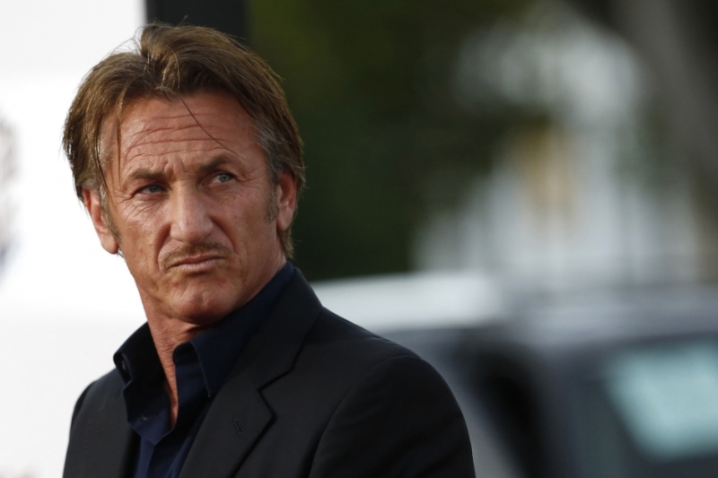 Sean Penn presentó una demanda por 10 millones de dólares. 