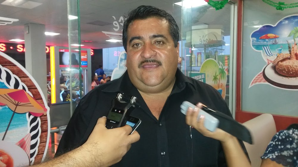 El alcalde Armando López Flores.