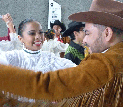 La festividad, más allá de ser un concierto, es una plataforma para difundir el género de la polka propio de la cultura norestense.
