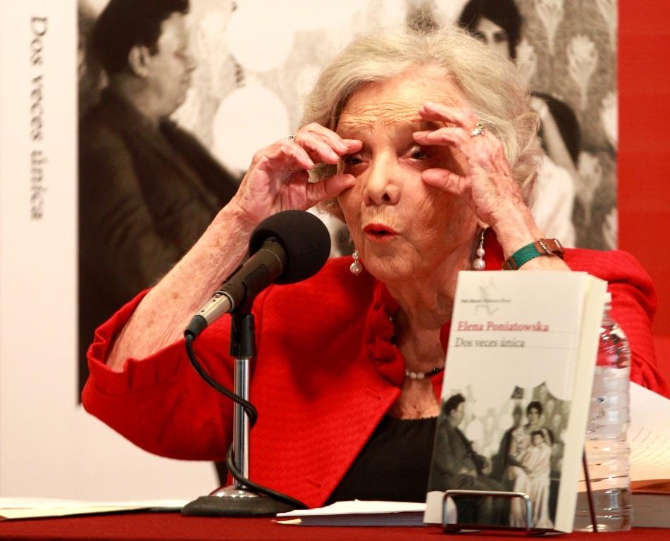 La escritora durante la presentación de su última novela. 