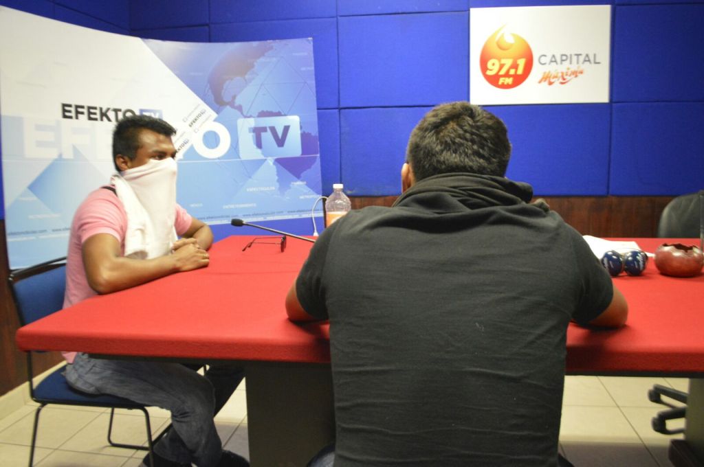Los normalistas advirtieron que seguirán movilizándose para exigir el esclarecimiento de los hechos de Ayotzinapa. 