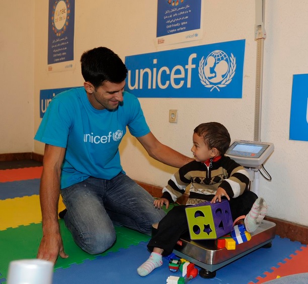 Djokovic visitó a niños refugiados 
